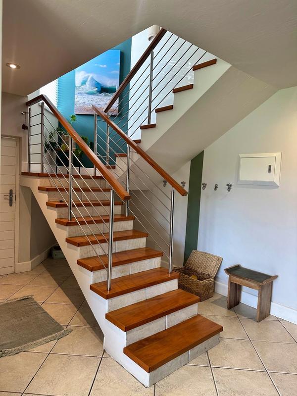 To Let 4 Bedroom Property for Rent in Keurbooms River Western Cape